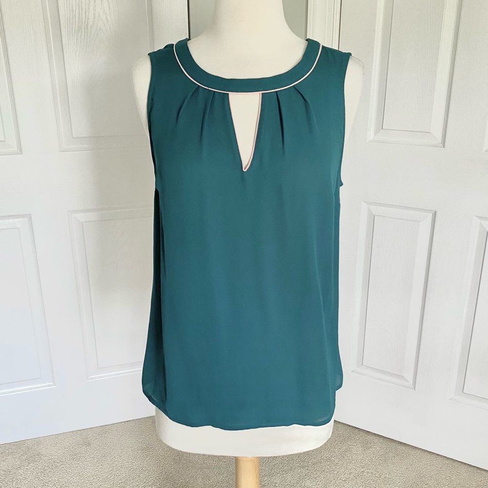 Modcloth Green Sleeveless Keyhole Blouse